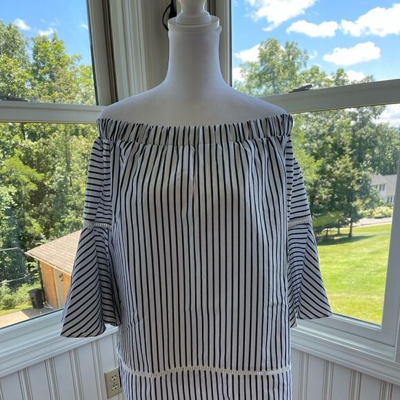 Stem & Vine Off the shoulder white striped top with flared sleeves, size medium - Picture 9 of 10